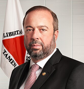 Retrato de Alexandre Silveira