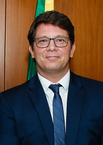 Retrato de Mario Frias